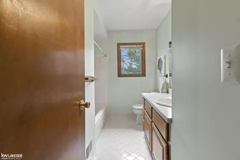 Bath - 16580 Stephen, Macomb, MI 48042 photo 2 of 4