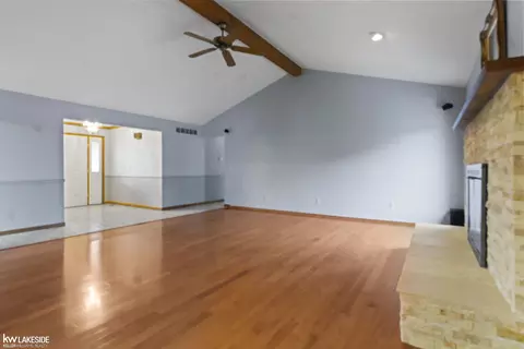 Living - 16580 Stephen, Macomb, MI 48042 photo 5 of 6