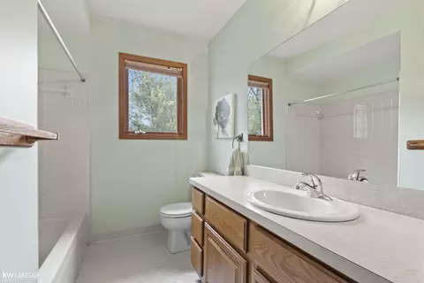 Bath - 16580 Stephen, Macomb, MI 48042 photo 3 of 4