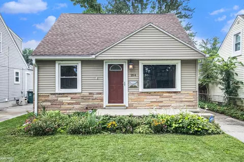 254 Chippewa, Clawson, MI 48017