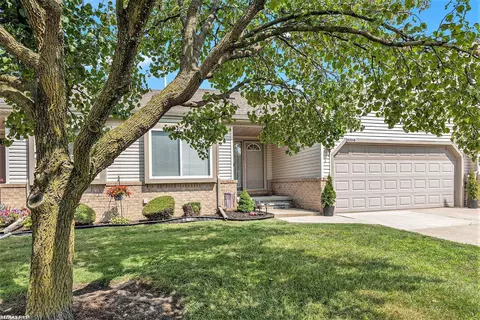 53218 Butternut UNIT 176, New Baltimore, MI 48051
