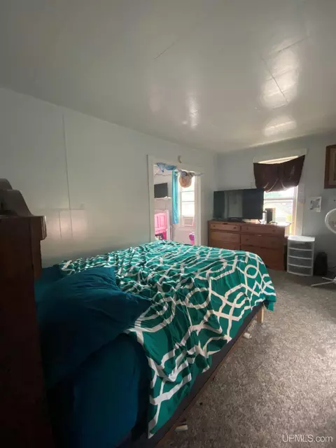 426 E High, Ishpeming, MI 49849 photo 10
