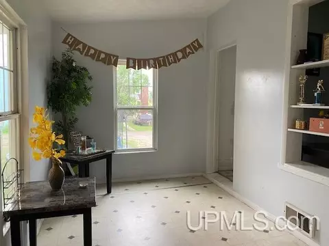 426 E High, Ishpeming, MI 49849 photo 13