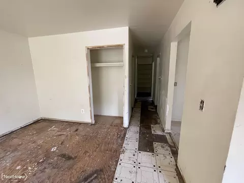 Entry Way - 945 E Holbrook, Flint, MI 48505 photo 1 of 3