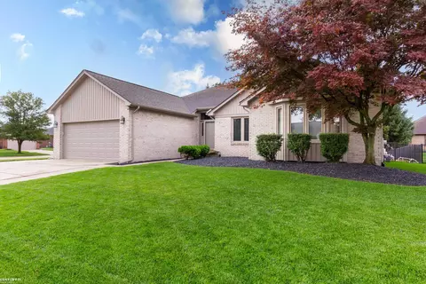 19486 Willoway, Macomb, MI 48044
