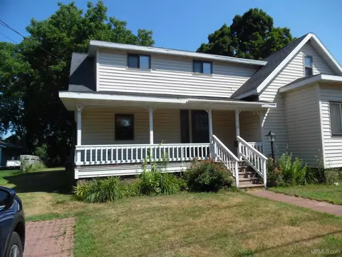 118 E Fall, L'anse, MI 49946