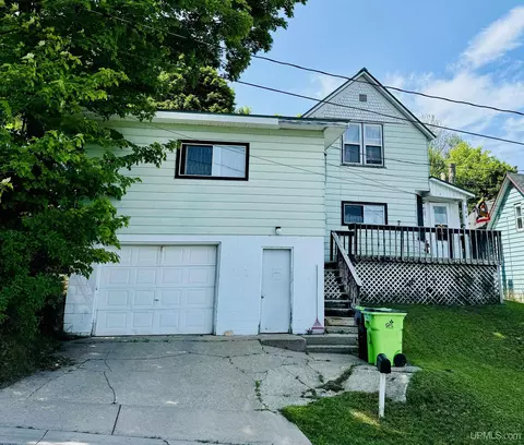 304 Chestnut, Munising, MI 49862