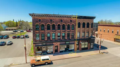 215 Sixth, Calumet, MI 49913