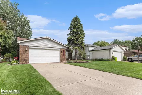 47230 Tilch, Macomb, MI 48044 photo 2