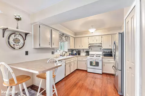 47230 Tilch, Macomb, MI 48044 photo 9