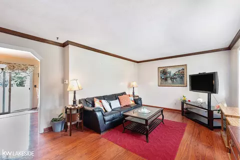 47230 Tilch, Macomb, MI 48044 photo 6