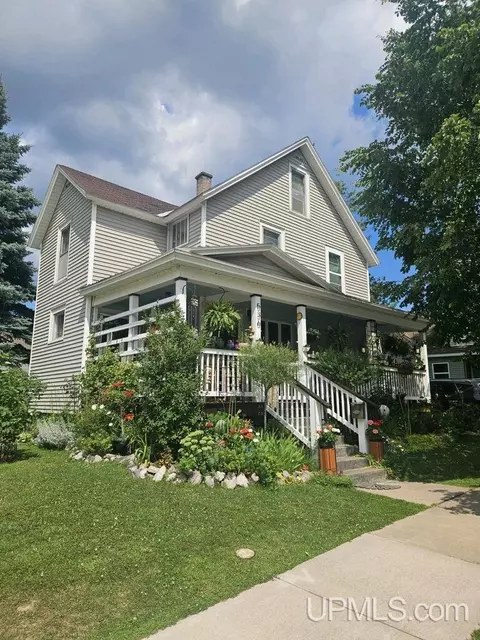 536 Rock, Marquette, MI 49855