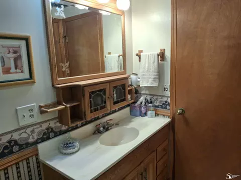 Bath - 490 Grace, Monroe, MI 48161 photo 2 of 3