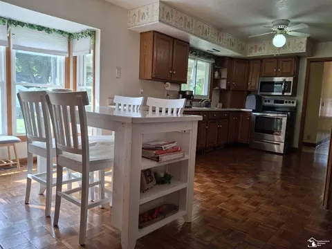 Kitchen - 490 Grace, Monroe, MI 48161 photo 2 of 4