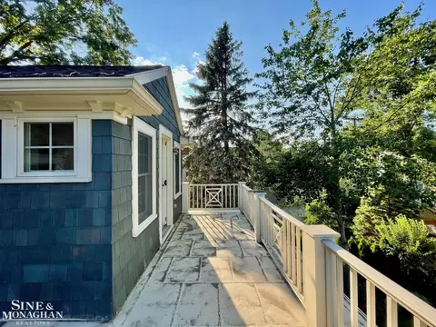 Exterior - 252 Moran, Grosse Pointe Farms, MI 48236 photo 5 of 12