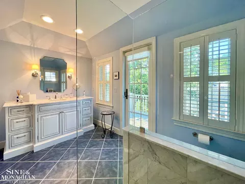Bath - 252 Moran, Grosse Pointe Farms, MI 48236 photo 7 of 7