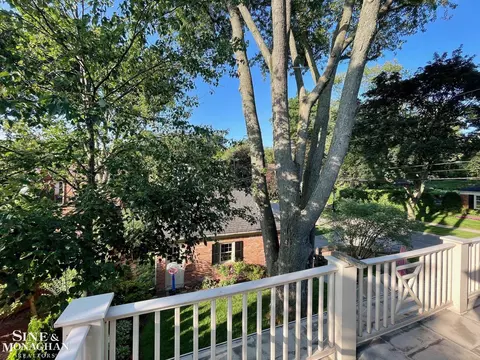 Exterior - 252 Moran, Grosse Pointe Farms, MI 48236 photo 4 of 12
