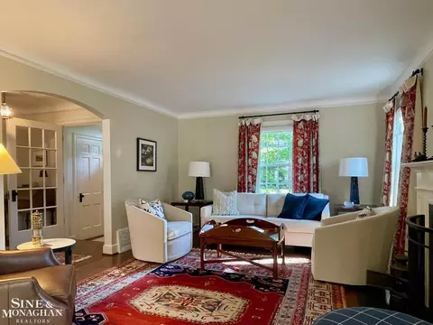 Living - 252 Moran, Grosse Pointe Farms, MI 48236 photo 2 of 3