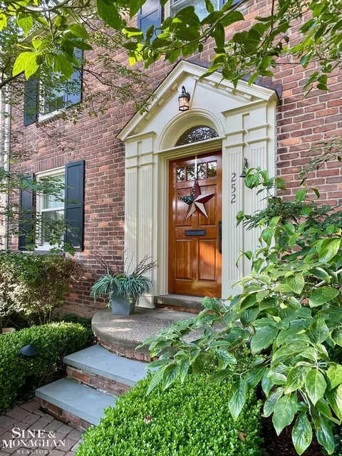 Exterior - 252 Moran, Grosse Pointe Farms, MI 48236 photo 2 of 12