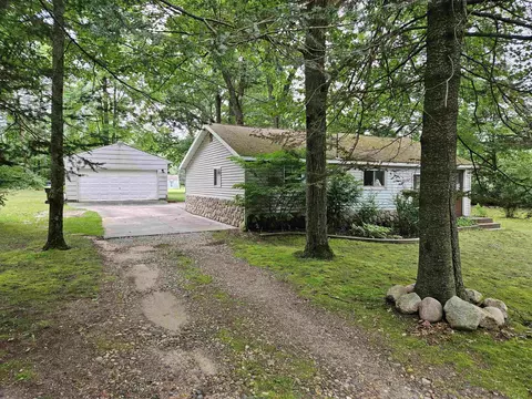 3104 Allen, Harrison, MI 48625