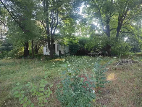 5855 Fort, Saginaw, MI 48601