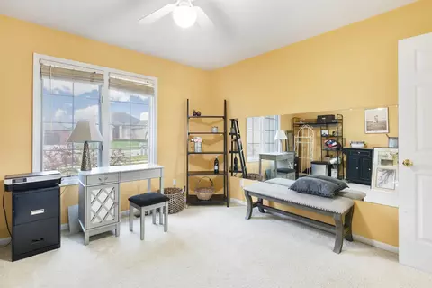 Bedroom - 21385 Vesper, Macomb, MI 48044 photo 2 of 5