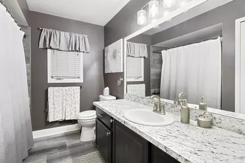 Bath - 21385 Vesper, Macomb, MI 48044 photo 2 of 3
