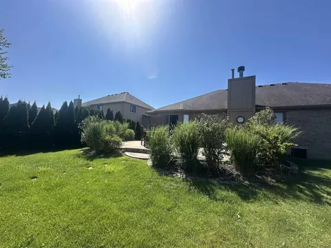 Exterior - 21385 Vesper, Macomb, MI 48044 photo 4 of 6
