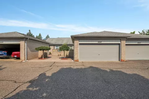 14725 Fallen Oak, Utica, MI 48315