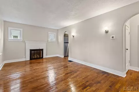 Living - 809 Clinton, Adrian, MI 49221 photo 3 of 5