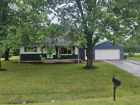 3181 Arnold Ct, Bay City, MI 48706
