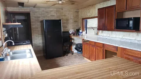 W5706 15.5 Rd, Wallace, MI 49893 photo 5