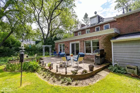 Exterior - 184 Vendome, Grosse Pointe Farms, MI 48236 photo 3 of 15