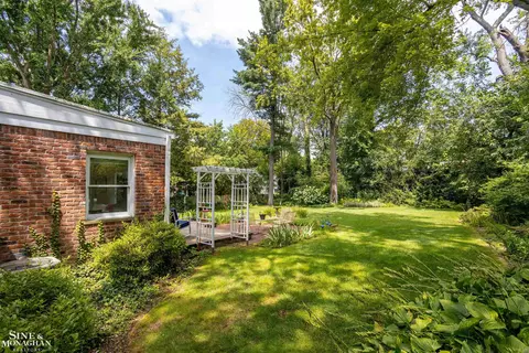 Exterior - 184 Vendome, Grosse Pointe Farms, MI 48236 photo 10 of 15