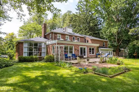 Exterior - 184 Vendome, Grosse Pointe Farms, MI 48236 photo 2 of 15
