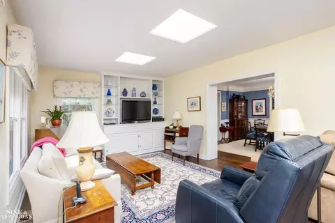 Living - 184 Vendome, Grosse Pointe Farms, MI 48236 photo 5 of 6