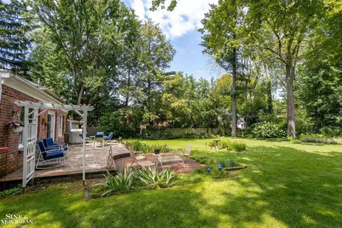 Exterior - 184 Vendome, Grosse Pointe Farms, MI 48236 photo 7 of 15