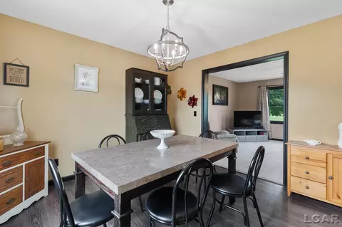 Dining - 1099 Codling, Adrian, MI 49221 photo 2 of 4