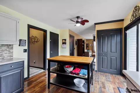 Kitchen - 1099 Codling, Adrian, MI 49221 photo 5 of 7