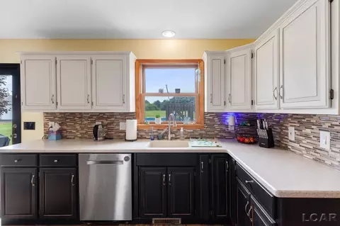 Kitchen - 1099 Codling, Adrian, MI 49221 photo 4 of 7