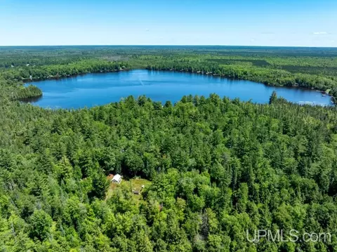 N6415 Cooks Lake, Munising, MI 49862