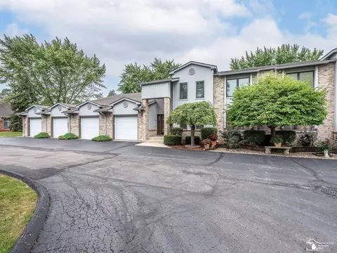 5840 E Dunbar #10, Monroe, MI 48161