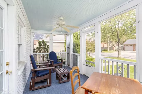 33 Beaupre, Grosse Pointe, MI 48236 photo 19
