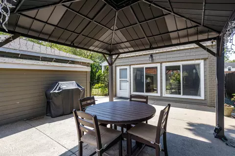 33 Beaupre, Grosse Pointe, MI 48236 photo 42