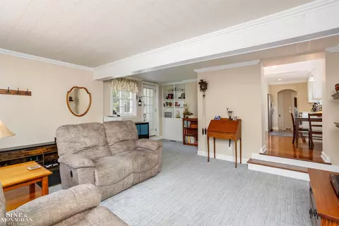 33 Beaupre, Grosse Pointe, MI 48236 photo 13