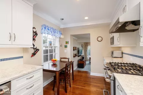 33 Beaupre, Grosse Pointe, MI 48236 photo 8