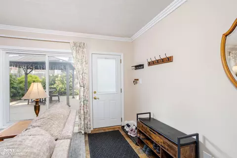 33 Beaupre, Grosse Pointe, MI 48236 photo 14