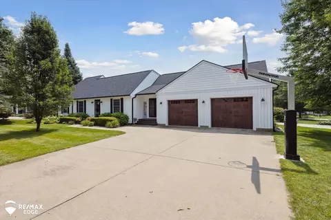 Exterior - 600 E 3rd, Davison, MI 48423 photo 4 of 9