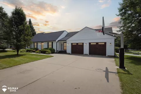 Exterior - 600 E 3rd, Davison, MI 48423 photo 2 of 9