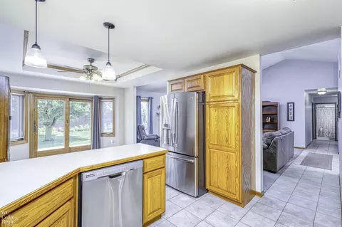 Kitchen - 48352 Marion, Macomb, MI 48044 photo 2 of 3